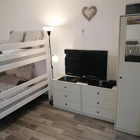 Apartment Fewo Nr 3 Sahlenburg Mit Eigener Terasse. 800mtr Vom